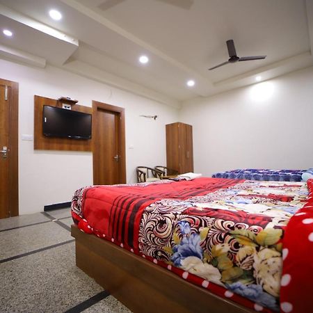 Hotel Royal Phoenix Agra  Kültér fotó