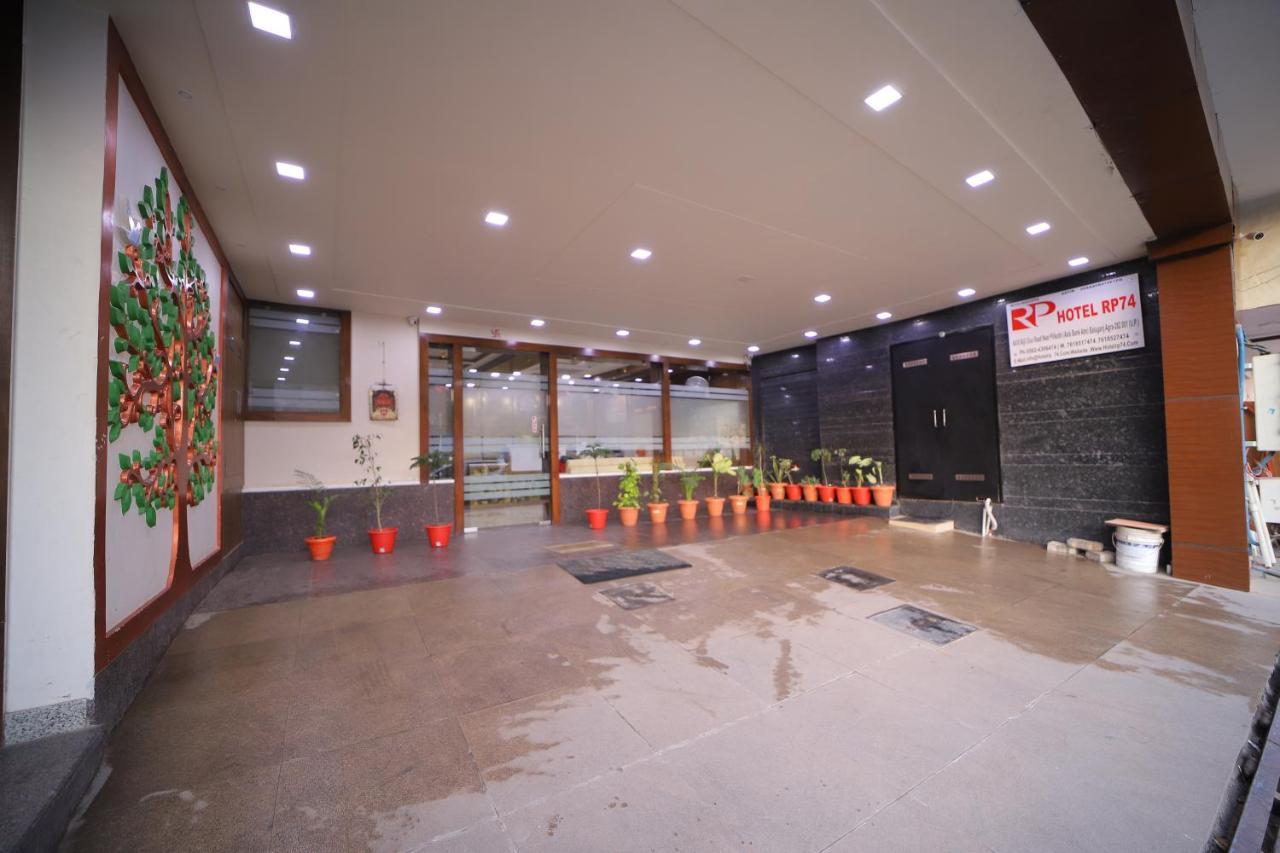 Hotel Royal Phoenix Agra  Kültér fotó