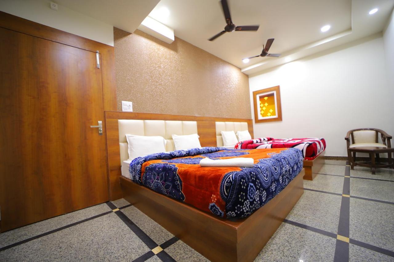 Hotel Royal Phoenix Agra  Kültér fotó