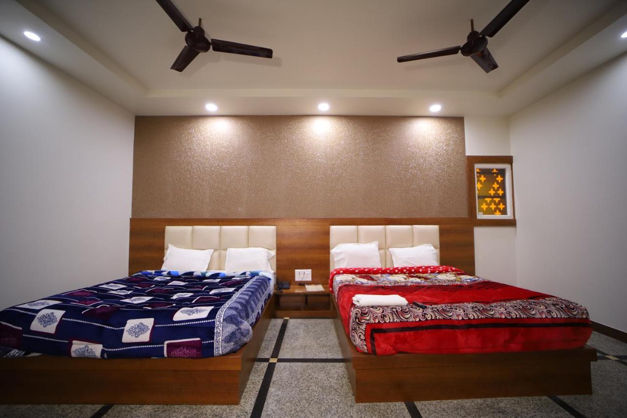 Hotel Royal Phoenix Agra  Kültér fotó