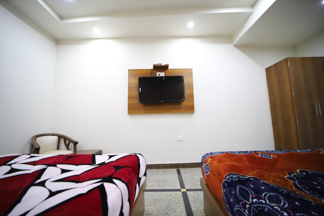 Hotel Royal Phoenix Agra  Kültér fotó