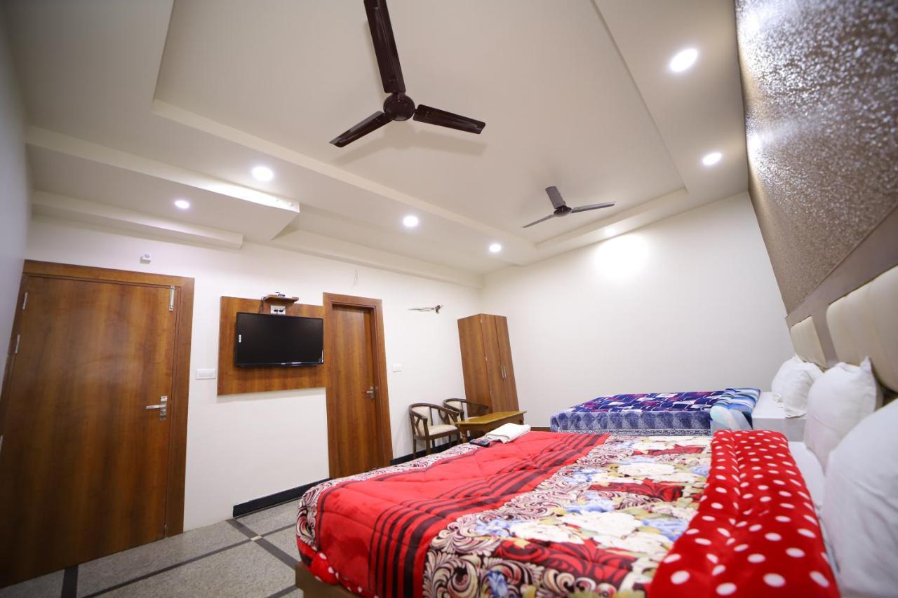 Hotel Royal Phoenix Agra  Kültér fotó