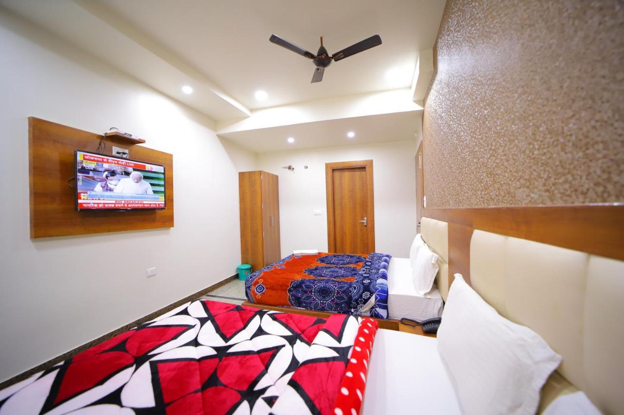 Hotel Royal Phoenix Agra  Kültér fotó