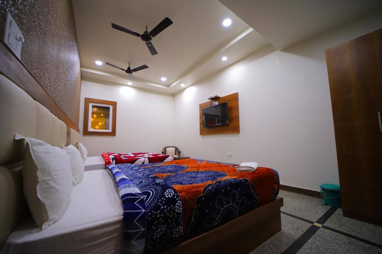 Hotel Royal Phoenix Agra  Kültér fotó