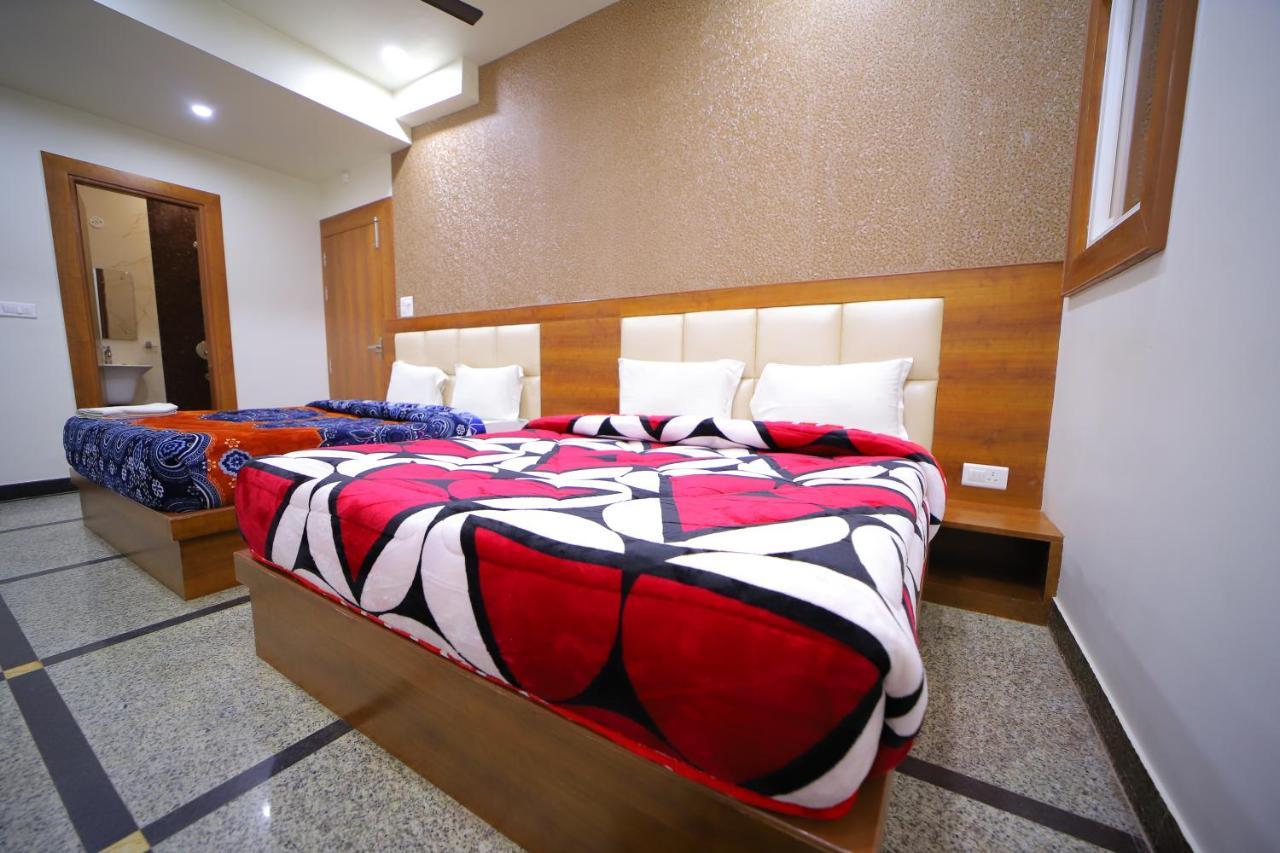 Hotel Royal Phoenix Agra  Kültér fotó