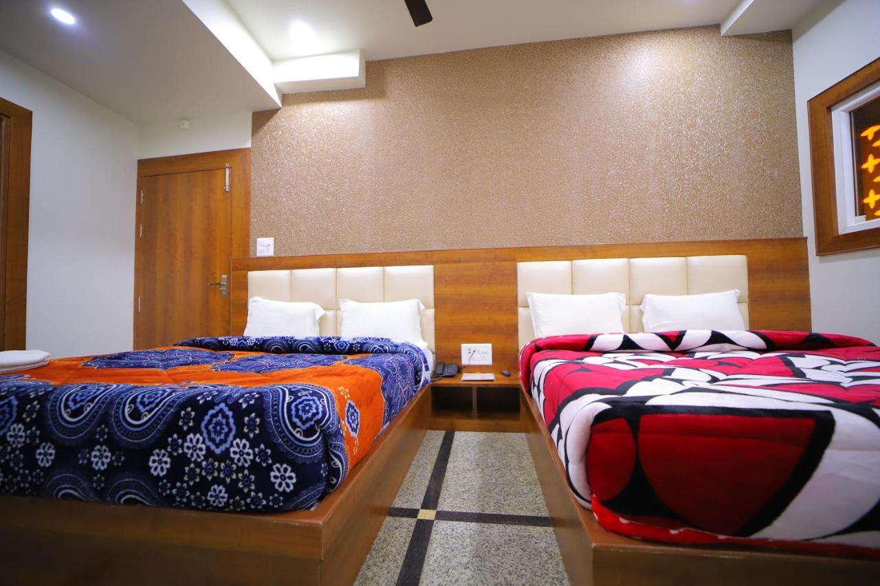 Hotel Royal Phoenix Agra  Kültér fotó