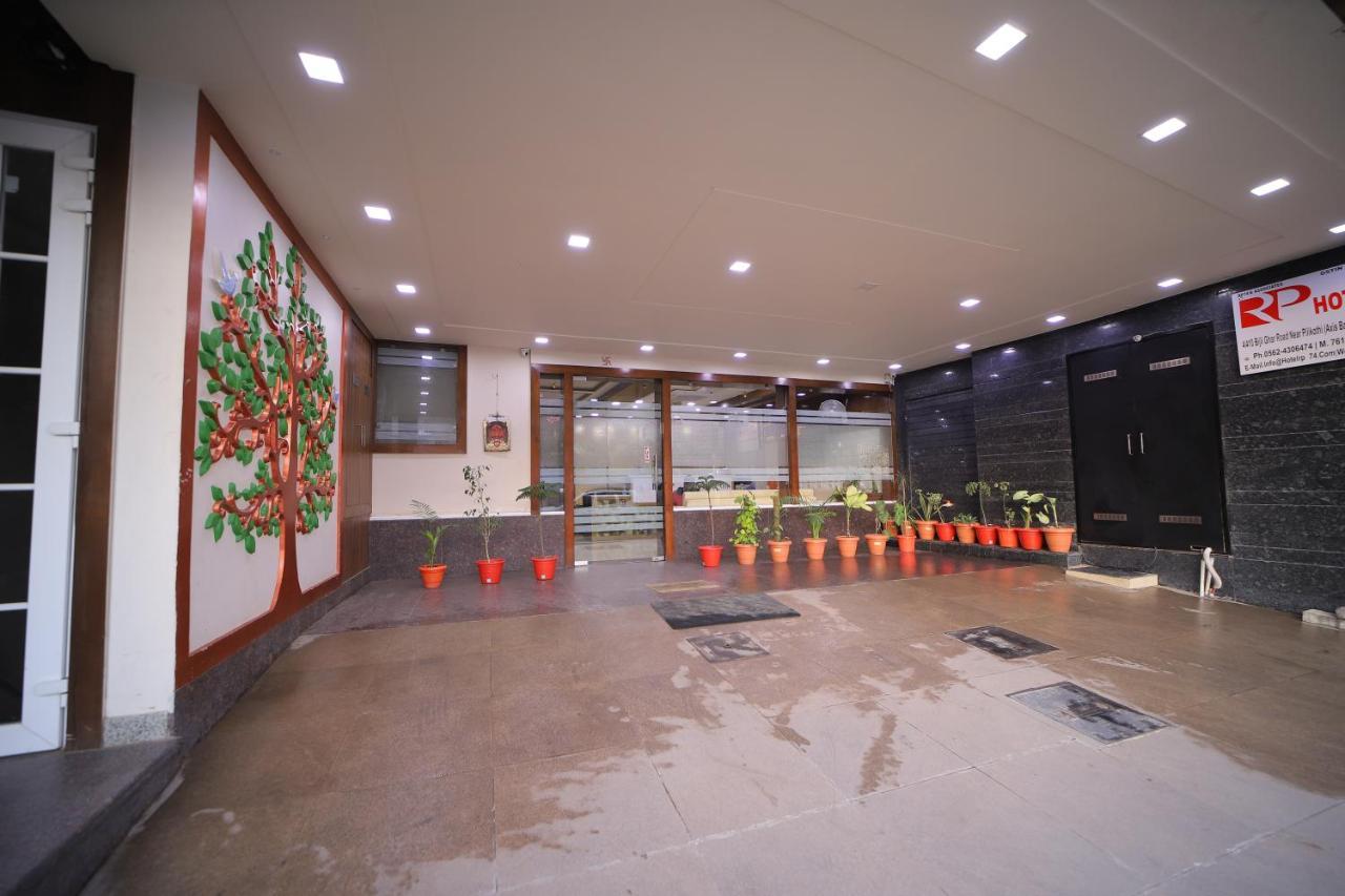 Hotel Royal Phoenix Agra  Kültér fotó