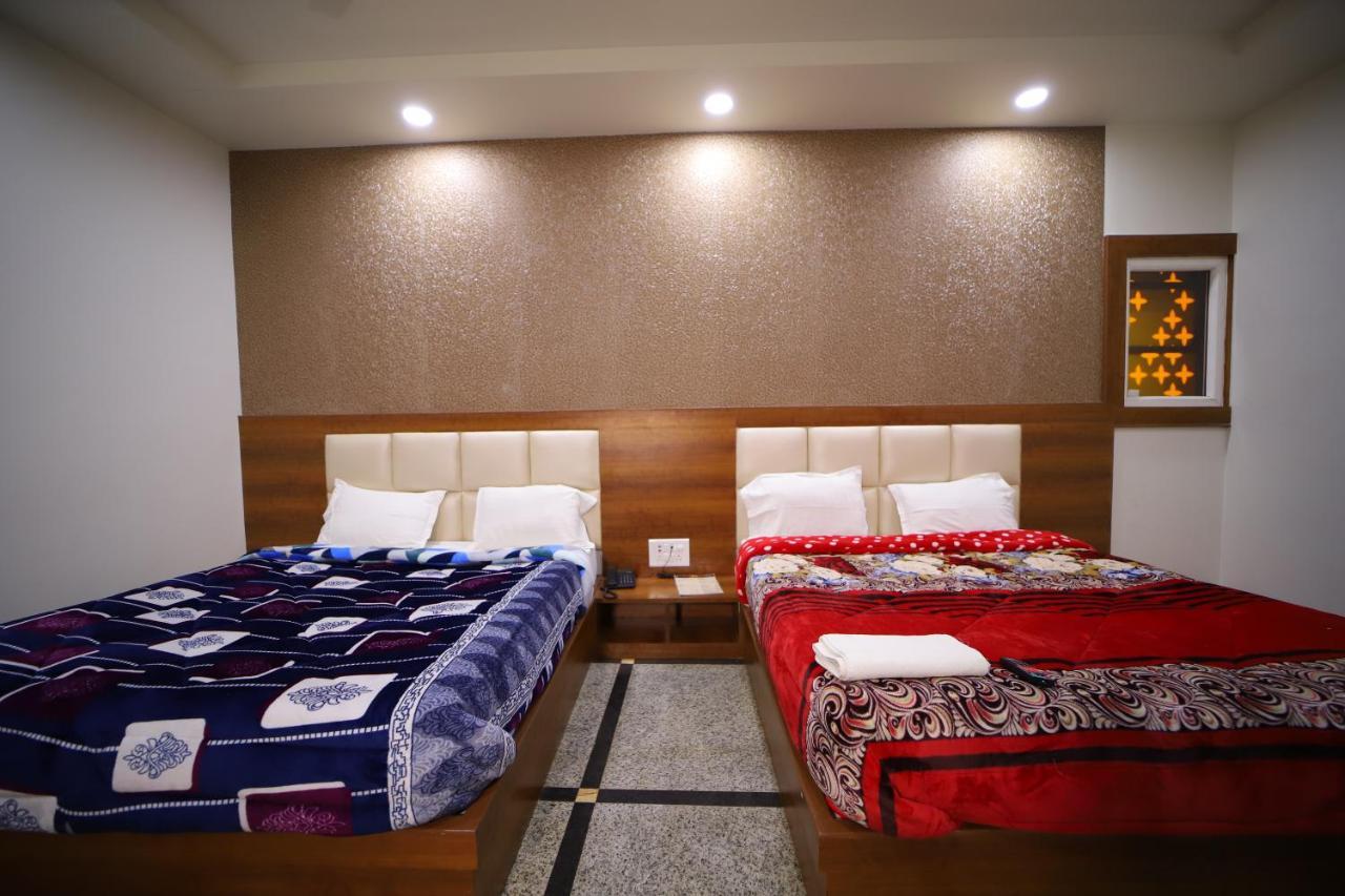 Hotel Royal Phoenix Agra  Kültér fotó