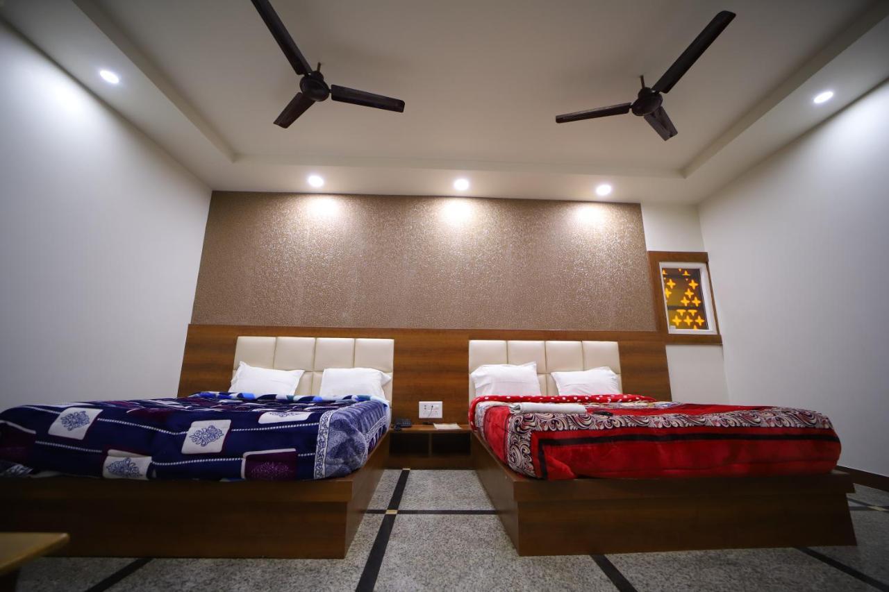 Hotel Royal Phoenix Agra  Kültér fotó