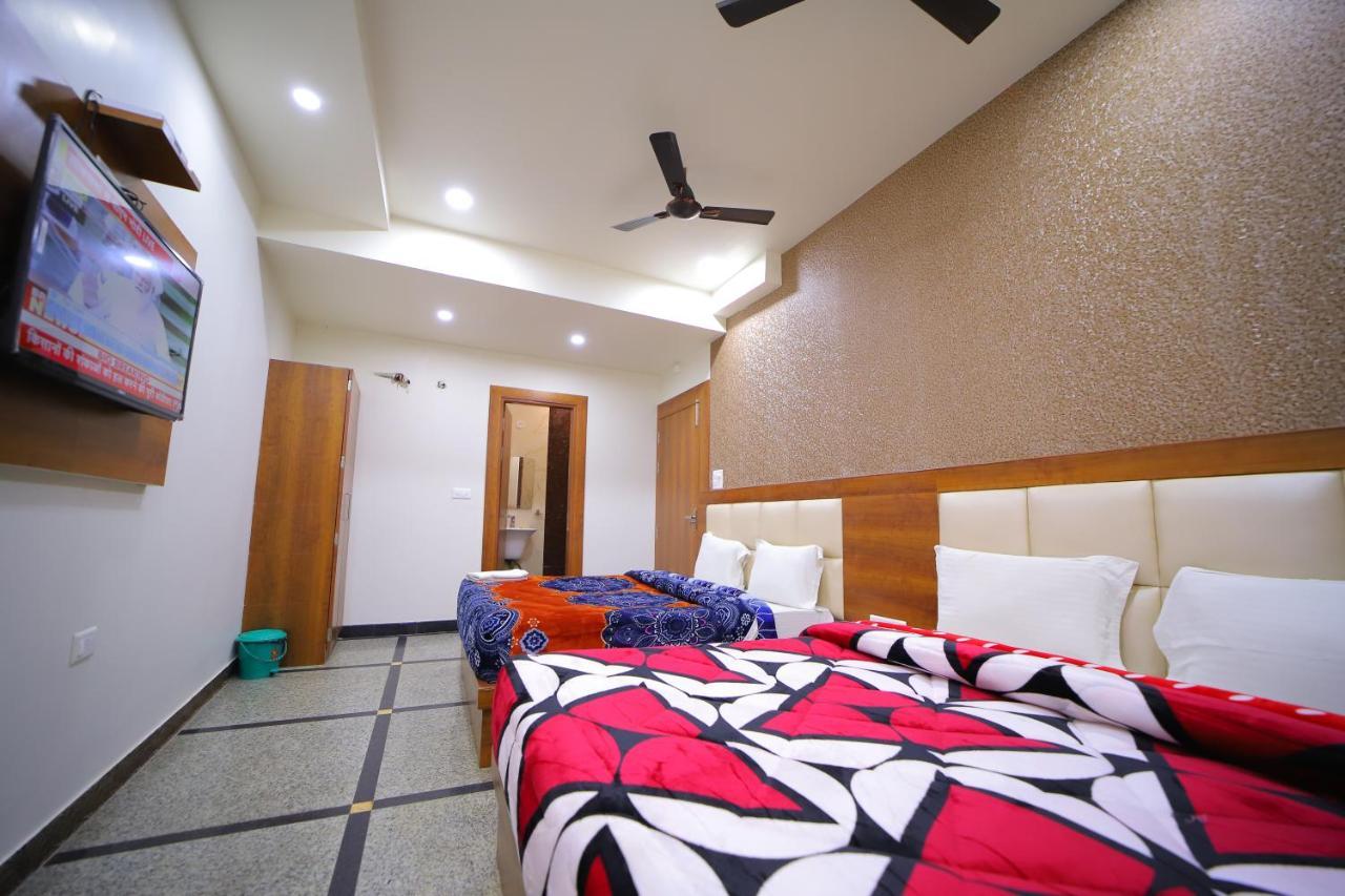 Hotel Royal Phoenix Agra  Kültér fotó