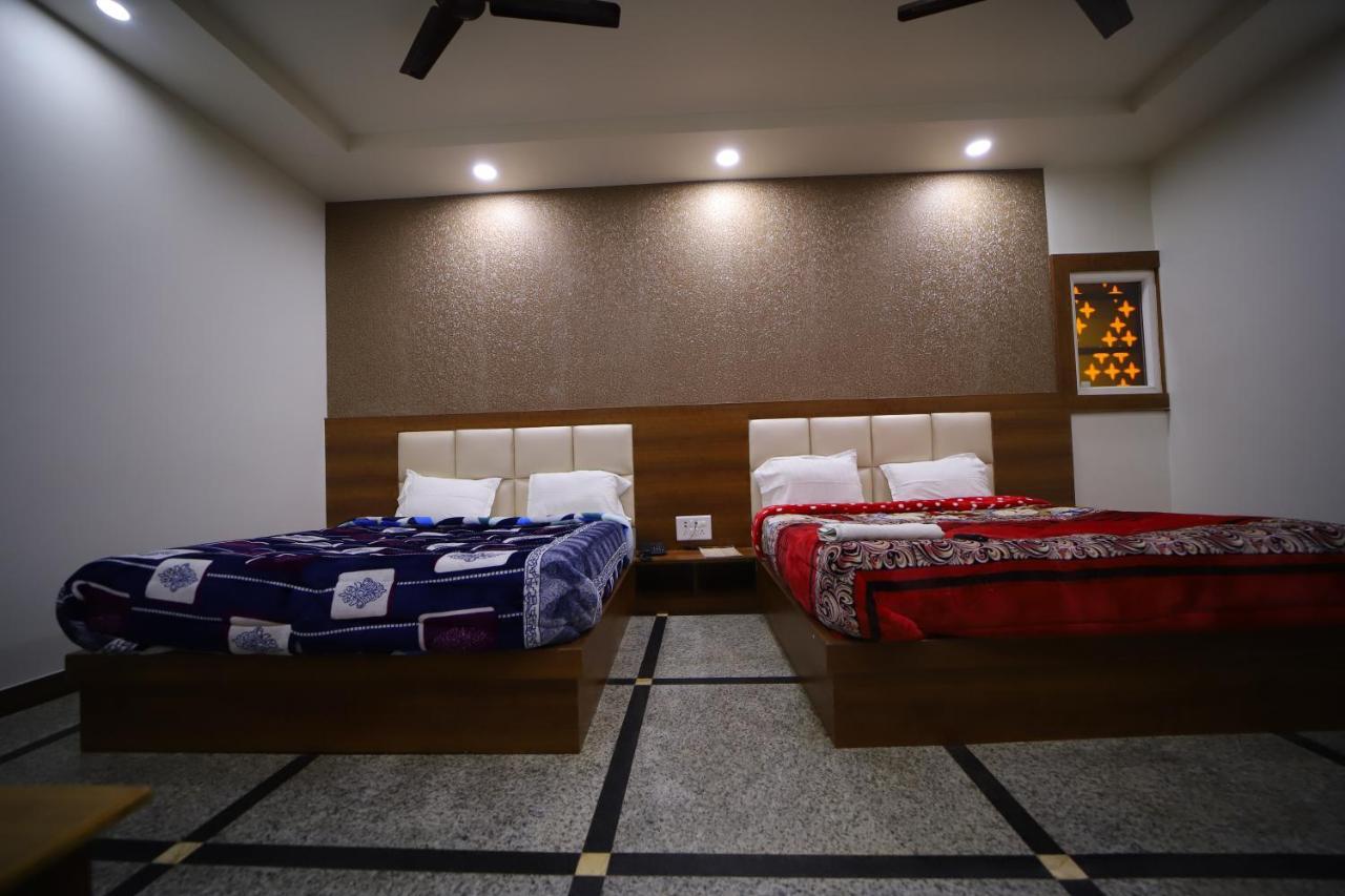 Hotel Royal Phoenix Agra  Kültér fotó