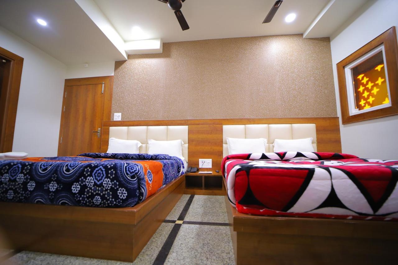 Hotel Royal Phoenix Agra  Kültér fotó