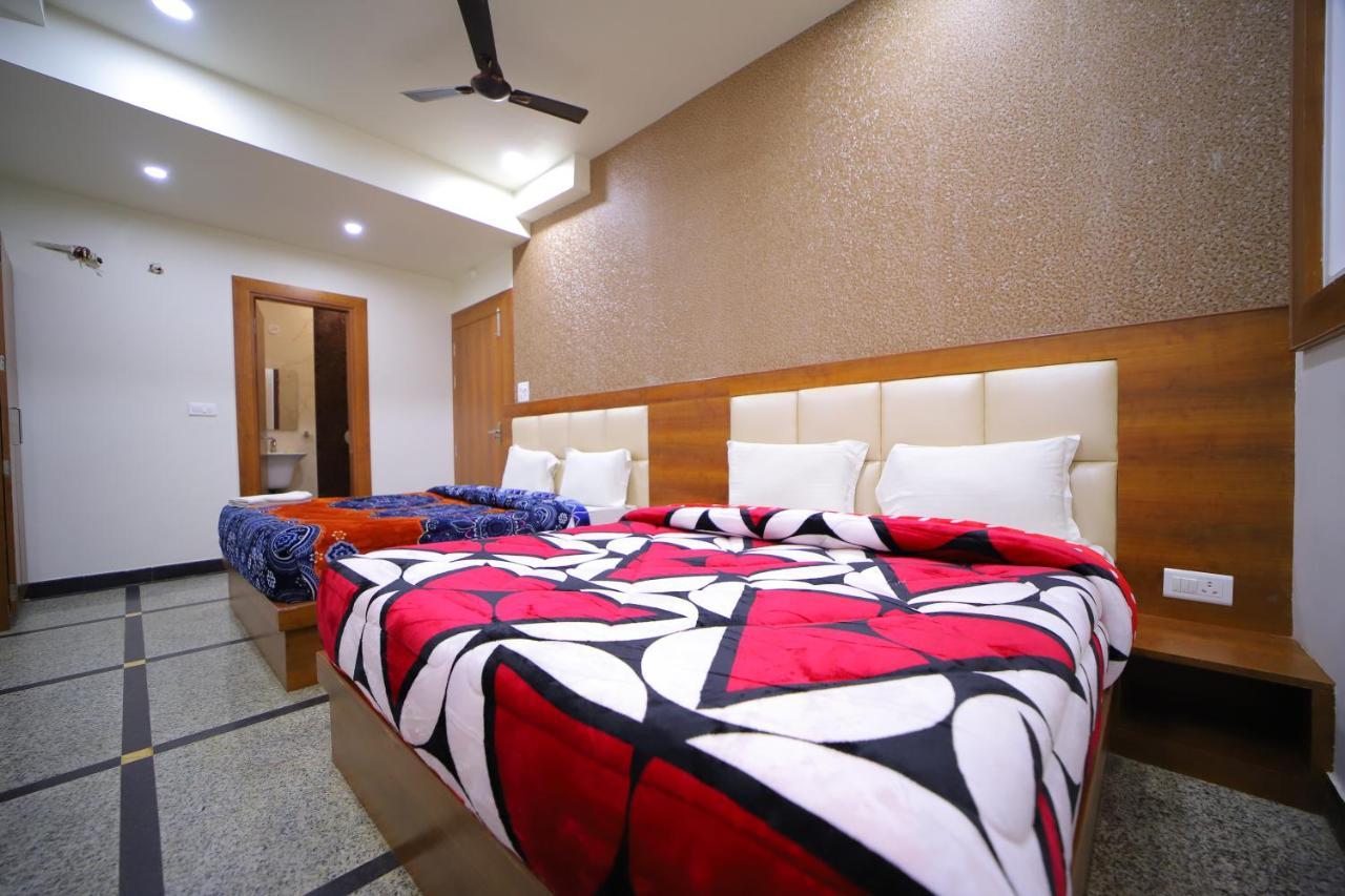 Hotel Royal Phoenix Agra  Kültér fotó