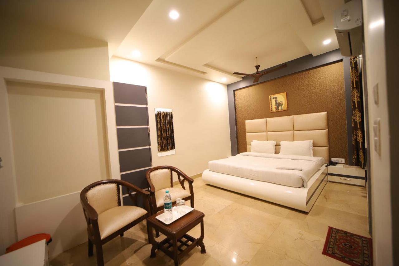 Hotel Royal Phoenix Agra  Kültér fotó